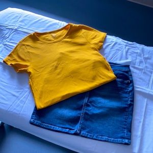 White/Black market skirt and tshirt